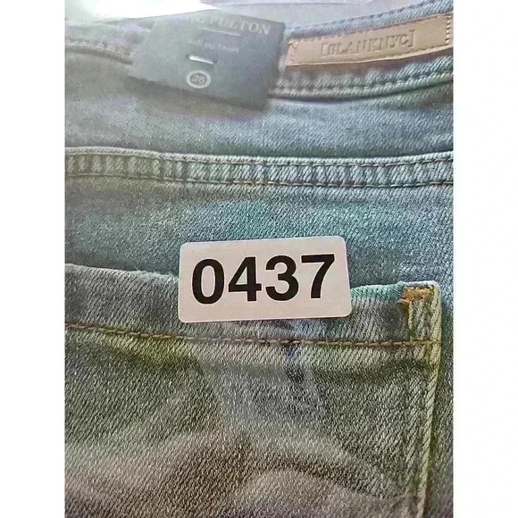 NWT Women's Blanknyc The Fulton Roll Up Distressed Denim Shorts. Size 26 - Picture 11 of 11